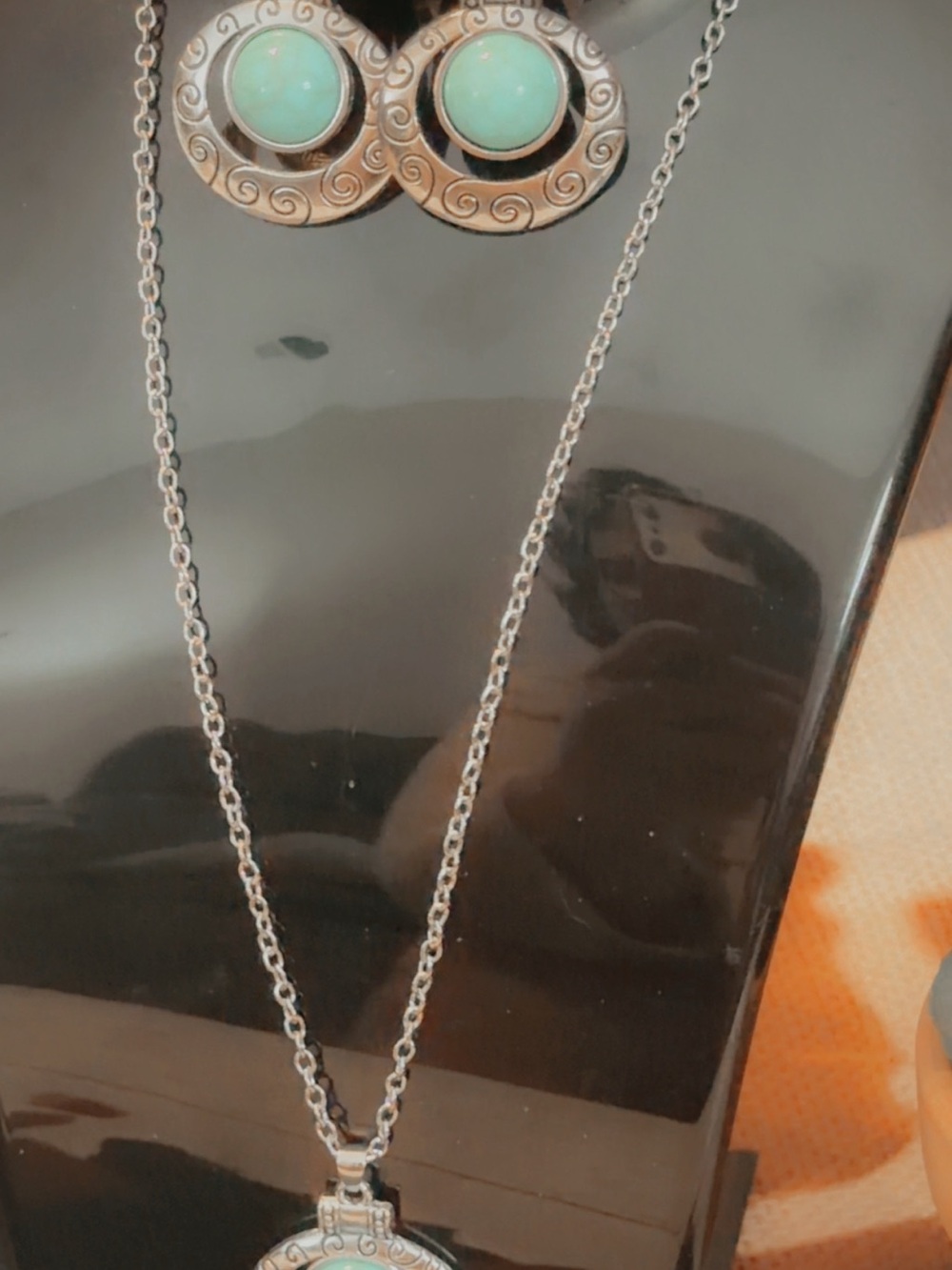 SHEIN Turquoise Silver-Tone Pendant Necklace & Earrings 2-Piece Set - Picture 6 of 6